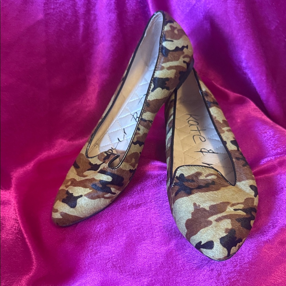 Kate & Mel size 39 leather lined Camo Print Women's Flats